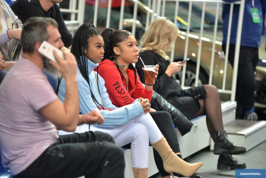 Kibice i Cheerleaders Włocławek podczas meczu Anwil Włocławek - Legia Warszawa 105:79 [zdjęcia]