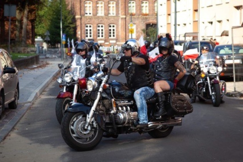 Stargard. Zachodniopomorscy motocykliści oddali hołd poległym na II wojnie światowej w 80. rocznicę jej wybuchu [ZDJĘCIA]