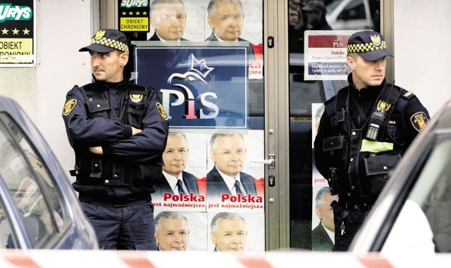 Do krwawego ataku na dwóch działaczy PiS doszło w siedzibie tej partii, w której są też biura poselskie, w pasażu Schillera w centru m Łodzi