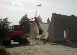 Remont Komendy Powiatowej Policji w Wejherowie. Wyburzenie części budynku [WIDEO+ZDJĘCIA]