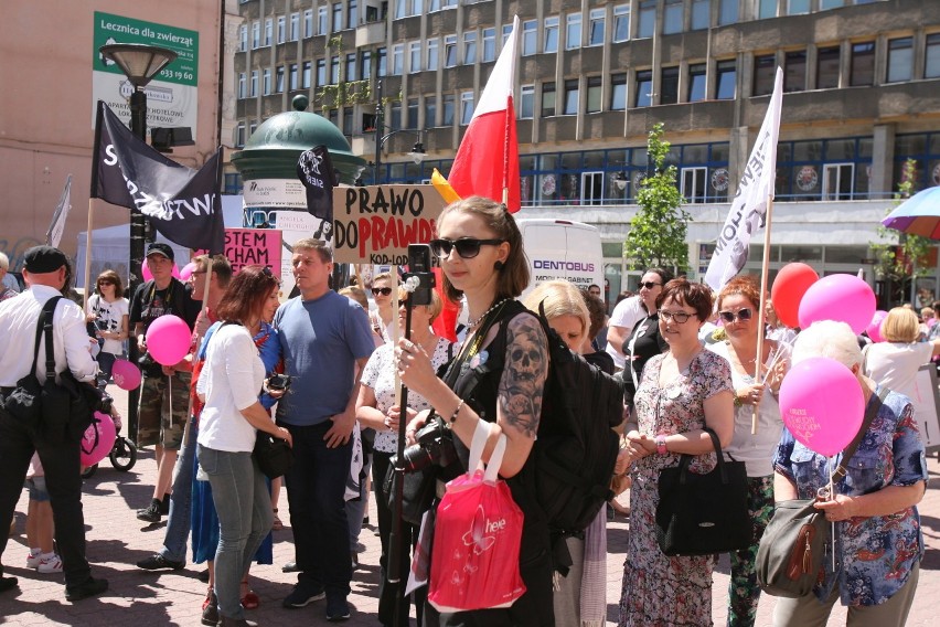 Ogólnopolski Marsz dla Matek przeszedł ulicą Piotrkowską [ZDJĘCIA,FILM]