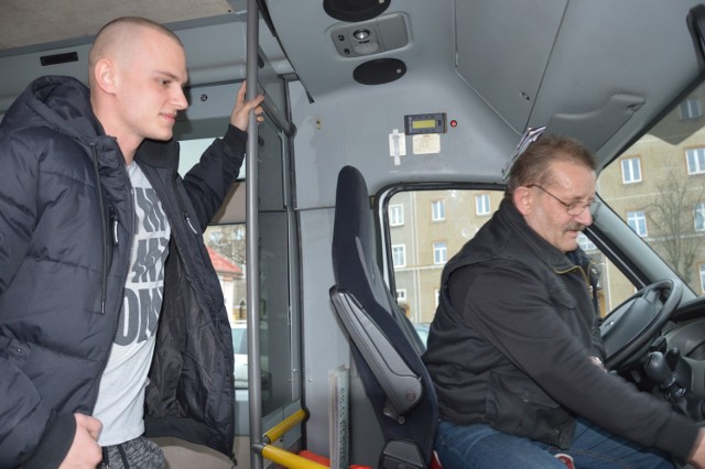 Kierowca miejskiego autobusu Janusz Szmid: - Jeśli będą darmowe przewozy, starsi mieszkańcy na tym ucierpią