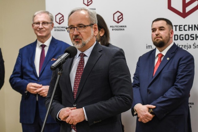 Minister zdrowia Adam Niedzielski w Bydgoszczy zadeklarował wsparcie finansowe dla fordońskiej uczelni w utworzeniu kierunku lekarskiego.