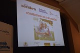 Wyjątkowa konferencja w Kartuzach - seniorzy mieli okazję podyskutować o zdrowiu, bezpieczeństwie i aktywności - ZDJĘCIA, WIDEO