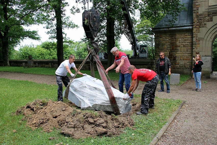 Gorlice. Obelisk opamiętni bohaterów Słowenii. Prezydent Andrzej Duda przyjedzie do Gorlic 22 maja.   [ZDJĘCIA]