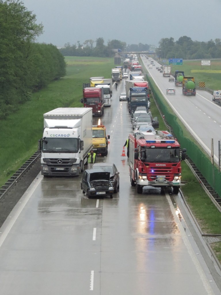 Wrocław: Wypadek na A4 - dwie osoby ranne (ZDJĘCIA)