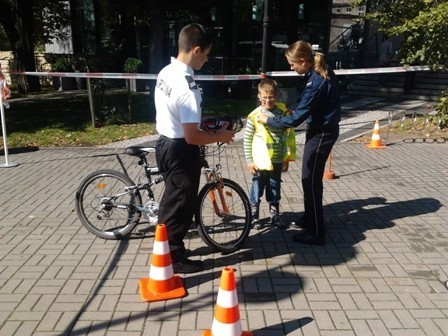 Opole: Policja uczetniczyła w obchodach Europejskiego Dnia bez Samochodu [ZDJĘCIA]