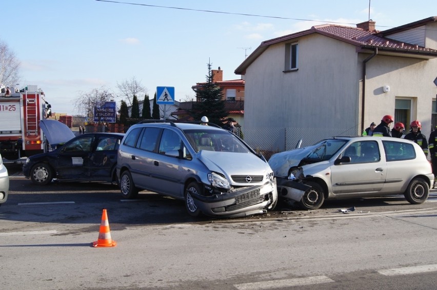 Wypadek na skrzyżowaniu Poprzeczna/Sucharskiego w Radomsku