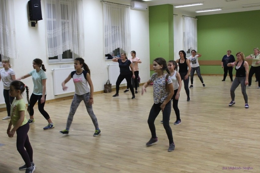 Zumba w Lutogniewie, czyli jak ferie to trzeba się dobrze bawić [ZDJĘCIA]