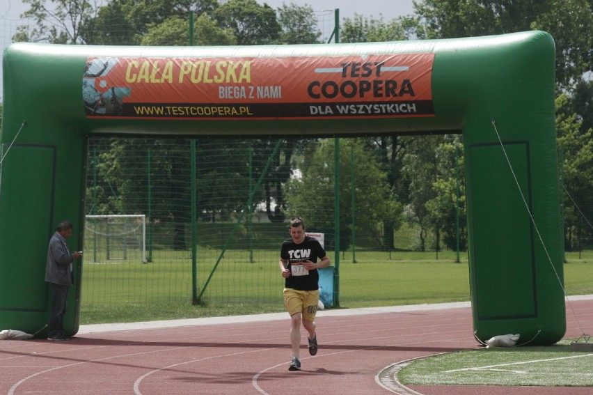 Legnica: Test Coopera na bieżni w parku (ZDJĘCIA)