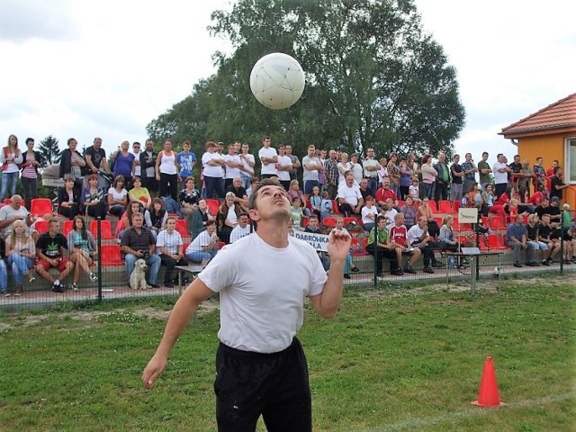 Turniej wsi na stadionie w Szczańcu w 2012 roku 