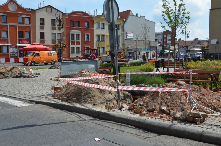 Tak obecnie wygląda ul. Ratuszowa w Żaganiu oraz jej...