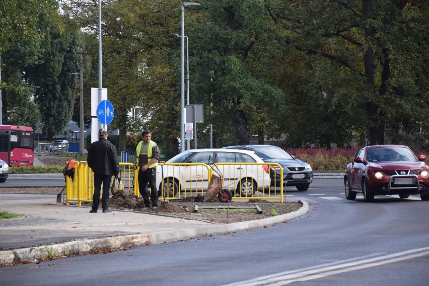 W pobliżu ronda są jeszcze prowadzone drobne prace...