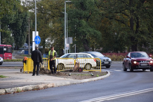 W pobliżu ronda są jeszcze prowadzone drobne prace kosmetyczne.