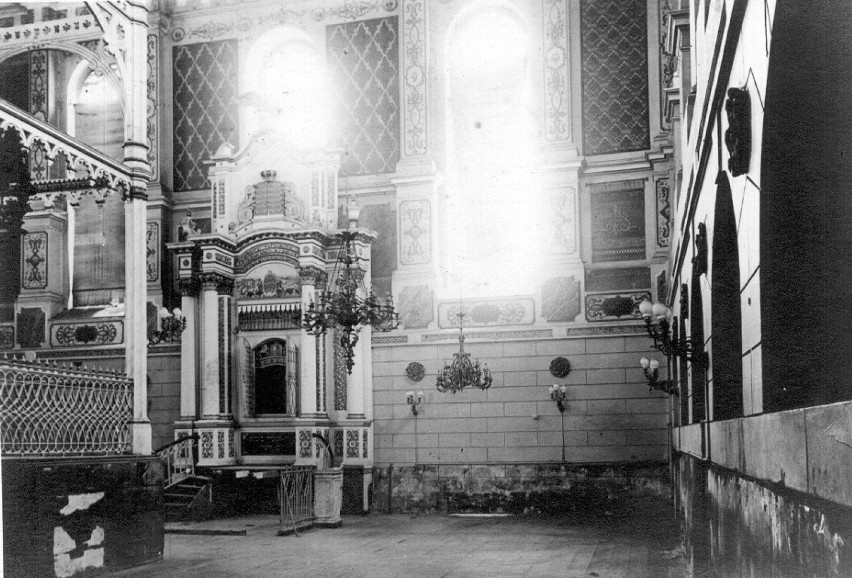 Synagoga Wielka w Kaliszu, fragment wnętrza z aron...