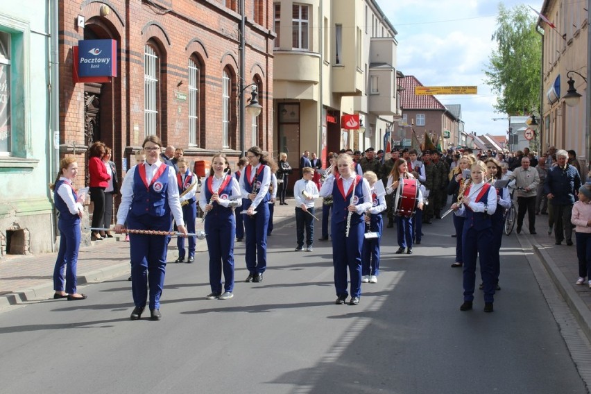 3 maja Święto Konstytucji. Uroczystości pod pomnikiem Powstańców Wielkopolskich w Zbąszyniu 2019