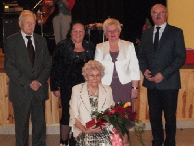 Podczas Andrzejek w Żarkach uhonorowano emerytów-jubilatów.