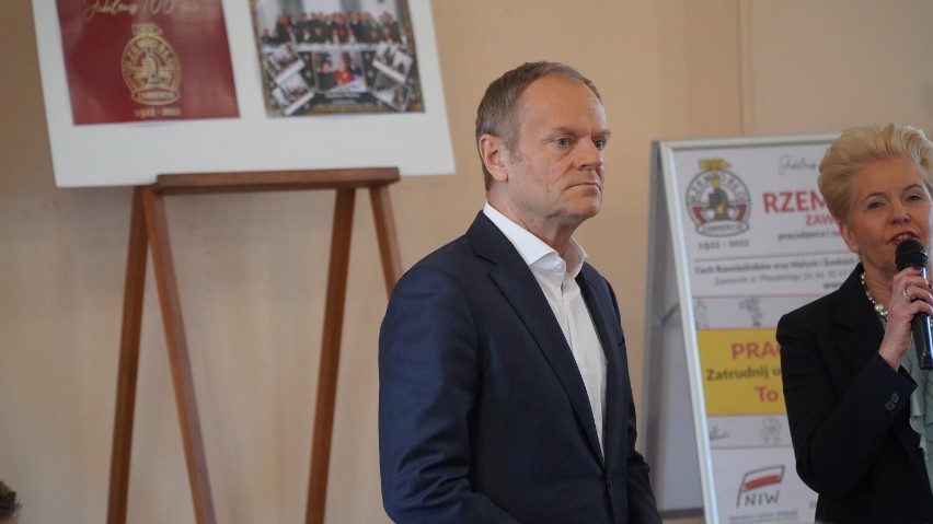 Donald Tusk podczas wizyty w Zawierciu omawiał między innymi...