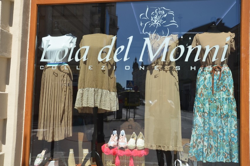Gniezno: Kobieca moda na lato. Jakie trendy dominują w gnieźnieńskich sklepach? [FOTOGALERIA]
