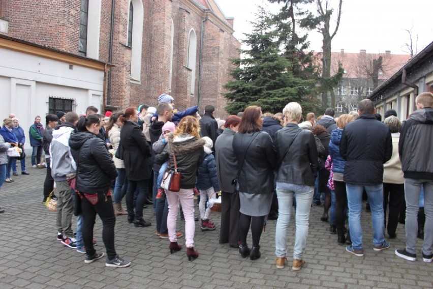 Święcenie pokarmów w Żorach i adoracje Bożego grobu [ZDJĘCIA]