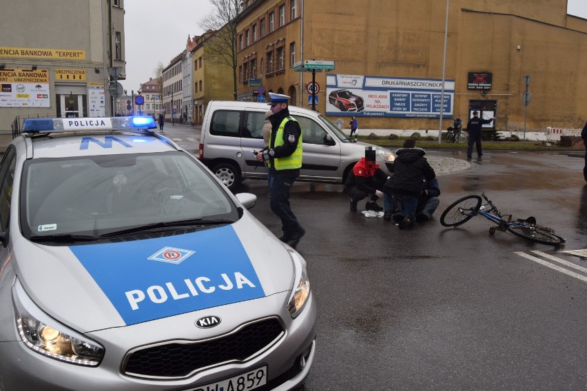Potrącenie rowerzysty w centrum Szczecinka [zdjęcia]