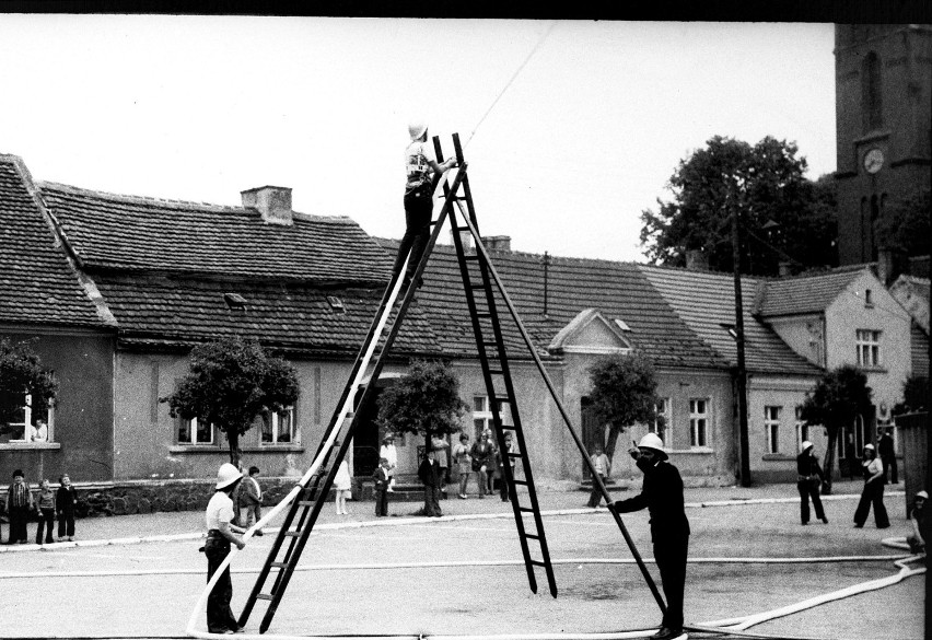 Zdjęcia przenoszą nas w czasy, kiedy strażacy z Bledzewa...