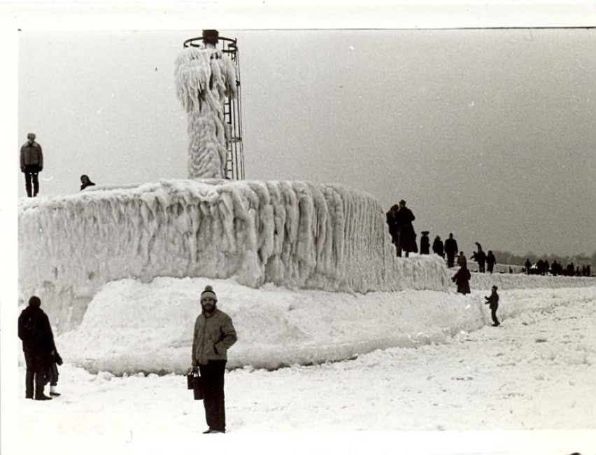 Ze zbioru "Ustka zimą na fotografiach z lat 1945-1990"
