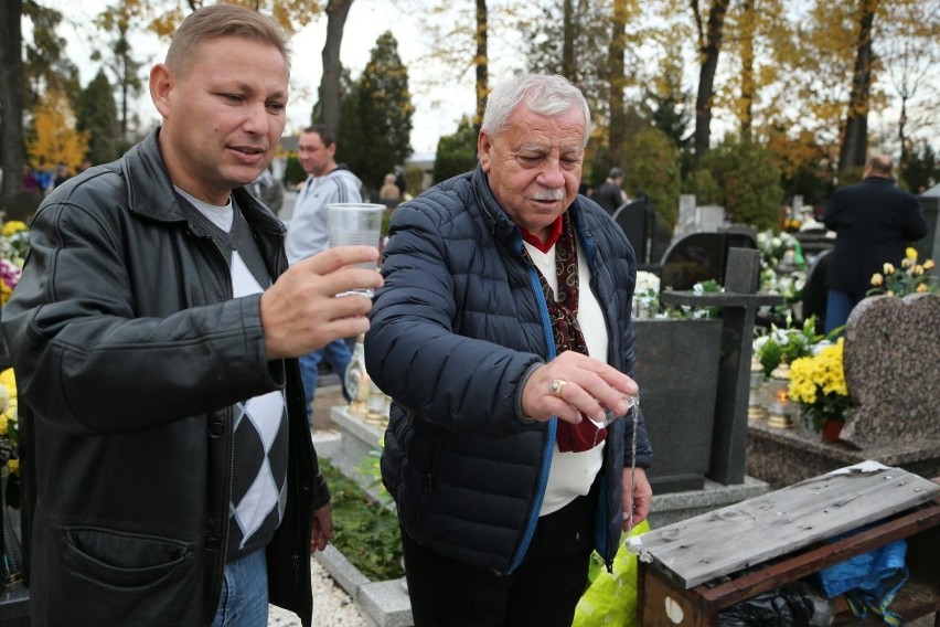 Cygańskie Zaduszki to m.in. opowiadanie historii o życiu i...