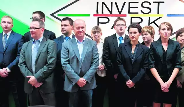 Po odwołaniu Mirosława Grebera (w środku) z funkcji prezesa pracownicy WSSE Invest-Park złożyli wymówienia z pracy