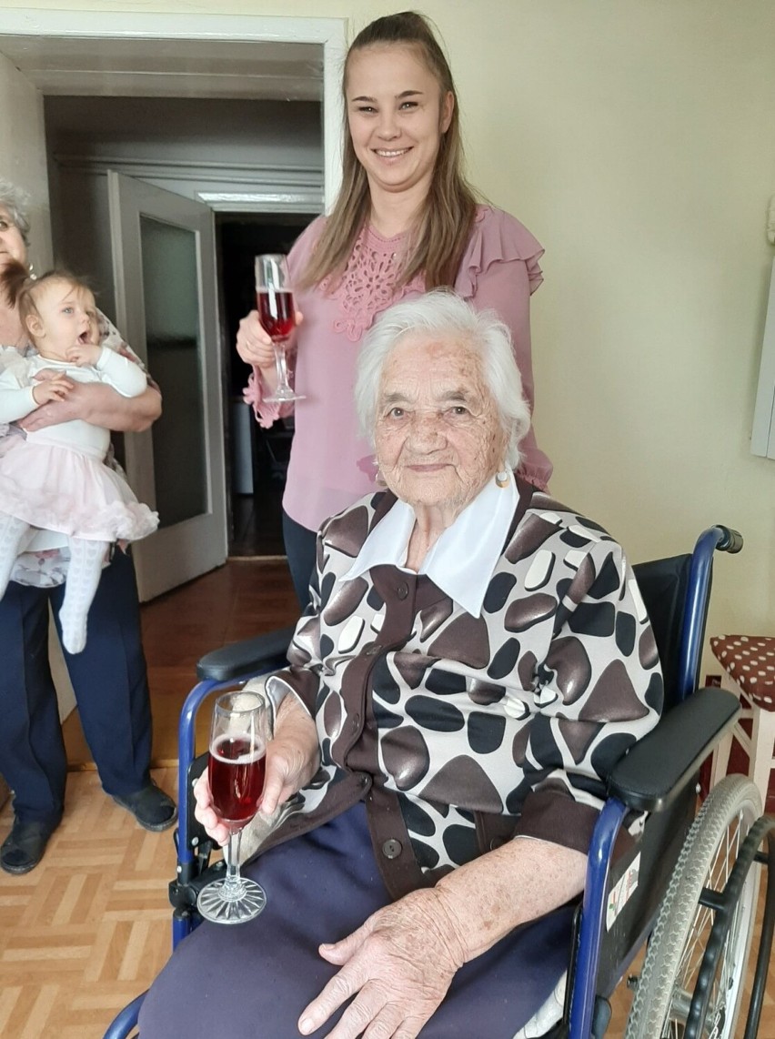 Pani Jadwiga, mieszkanka Rzędkowic, obchodziła swoje 101. urodziny.