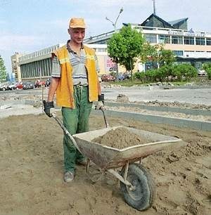 Fot. Piotr Kajmer


Robert Kadysz pracuje obecnie przy remoncie placu parkingowego przy pl. K. Jagiellończyka