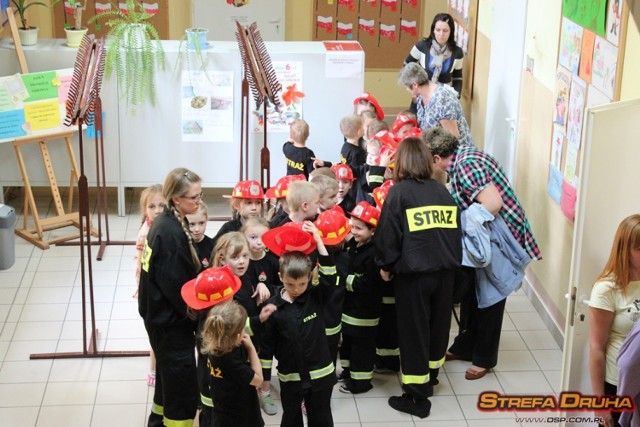 Oficjalne powołanie Dziecięcej Drużyny Strażackiej w Rokitnie Szlacheckim.