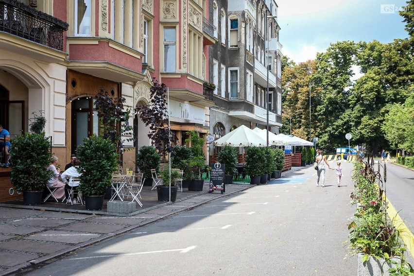 Restauracyjne ogródki na Jana Pawła II. Zobacz, jak wyglądają