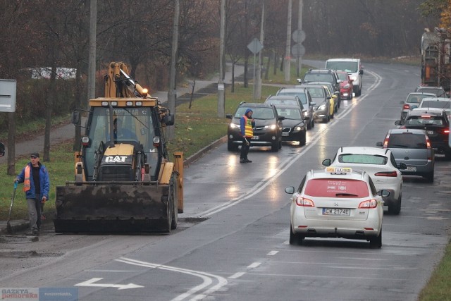 Od najbliższej środy (15.02.2023) do 31 grudnia ma być zamknięta ul. Lipnowska na odcinku od ul. Cysterskiej do ul. Dobrzyńskiej, łącznie z zamknięciem skrzyżowania ulic Lipnowska –Cysterska – Obrońców Wisły 1920 roku