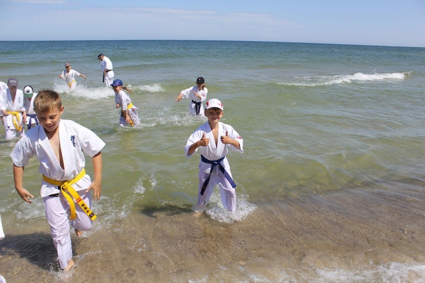 Reprezentacja Golubsko–dobrzyńskiego klubu karate kyokushin przebywała na obozie w Ostrowie nad Bałtykiem [zdjęcia]