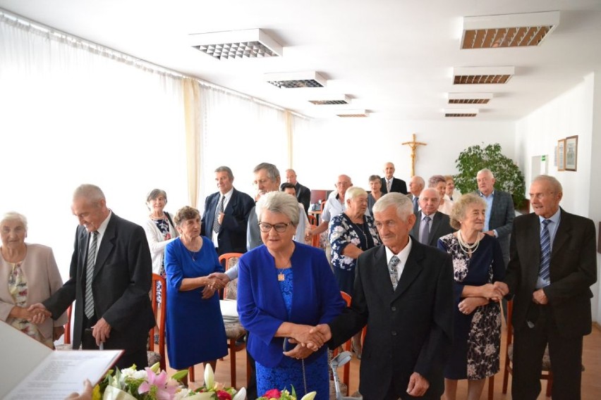 Złote i Diamentowe Gody w gminie Koźminek. Jubilaci zostali odznaczeni przez prezydenta RP 