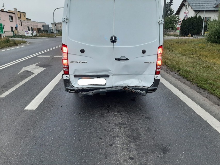 Pechowy poranek na obwodnicy Grodziska. Zderzyły się dwa samochody 