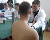 Wojsko na Lubelszczyźnie: Rezerwiści na ćwiczenia, poborowi na badania lekarskie [WIDEO]