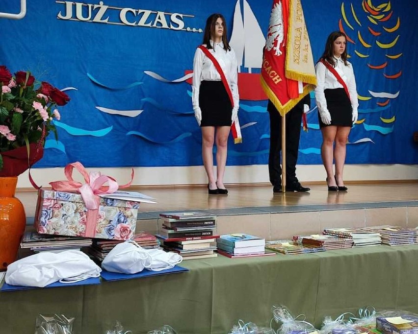 Wójt Gminy Jasło nagrodził uczniów za wyniki w nauce, osiągnięcia artystyczne i sportowe