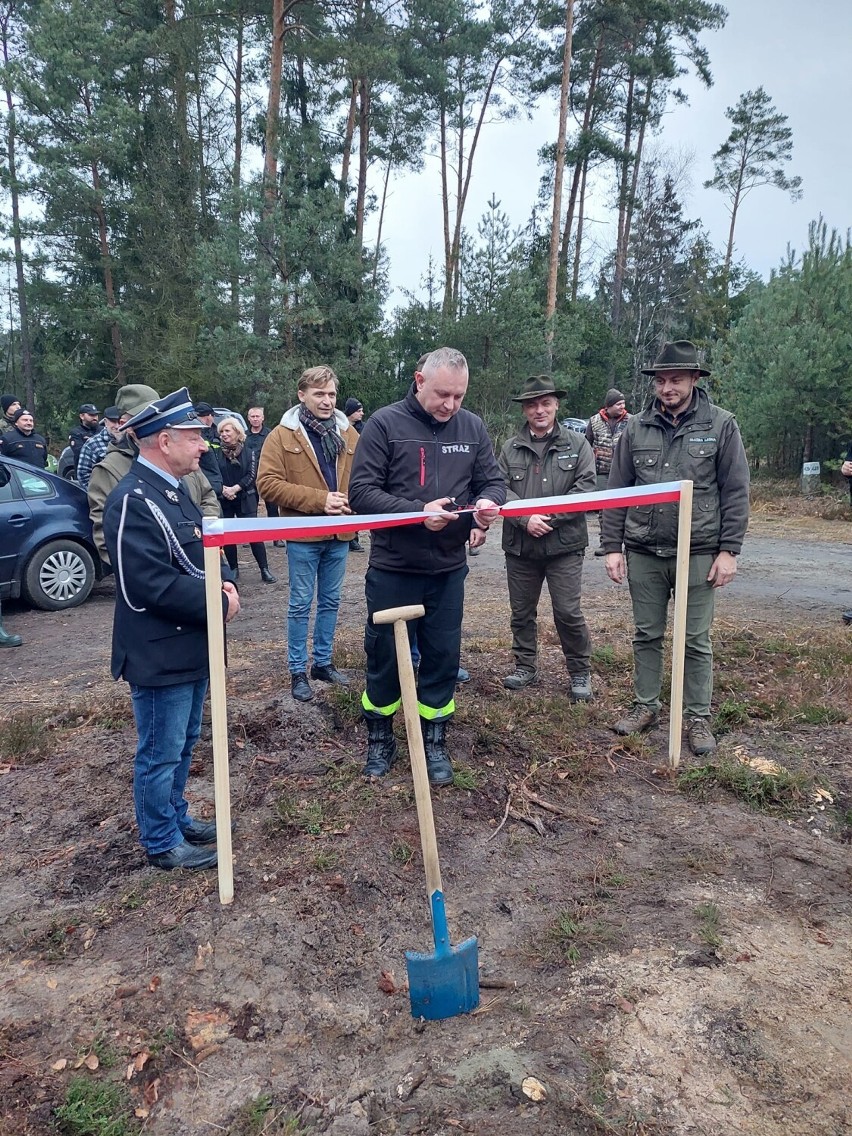 Gmina Brzeziny. Strażacy-ochotnicy posadzili las dla...