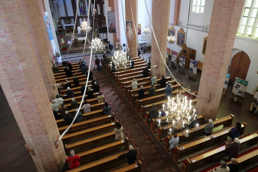 W Żarach odbyły się obchody 40. rocznicy śmierci kardynała Stefana Wyszyńskiego. Pod żarską katedrą stoi pomnik Prymasa Tysiąclecia