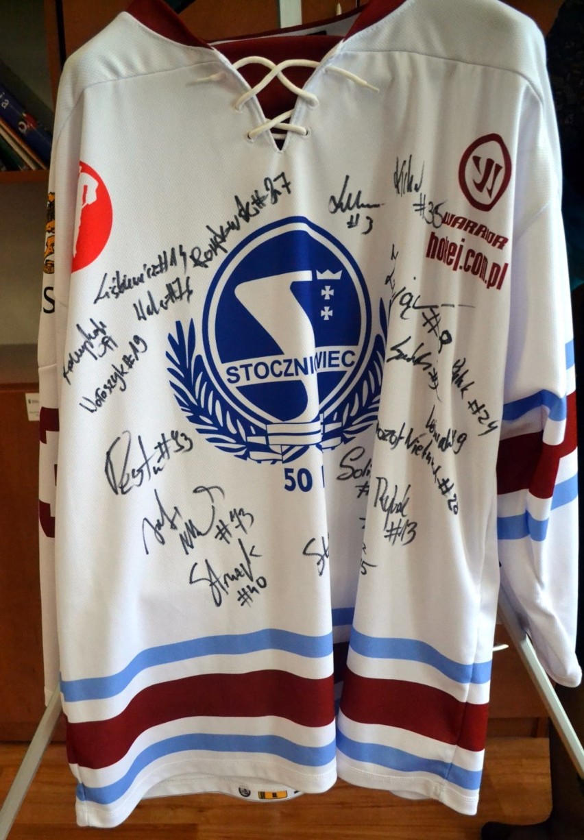 Koszulka meczowa GKH Stoczniowiec (Gdański Klub Hokejowy) z podpisami zawodników grających w Polskiej Lidze Hokeja