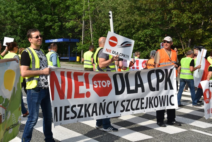 Protest na Wiślance w Orzeszu przeciwko budowie kolei do CPK