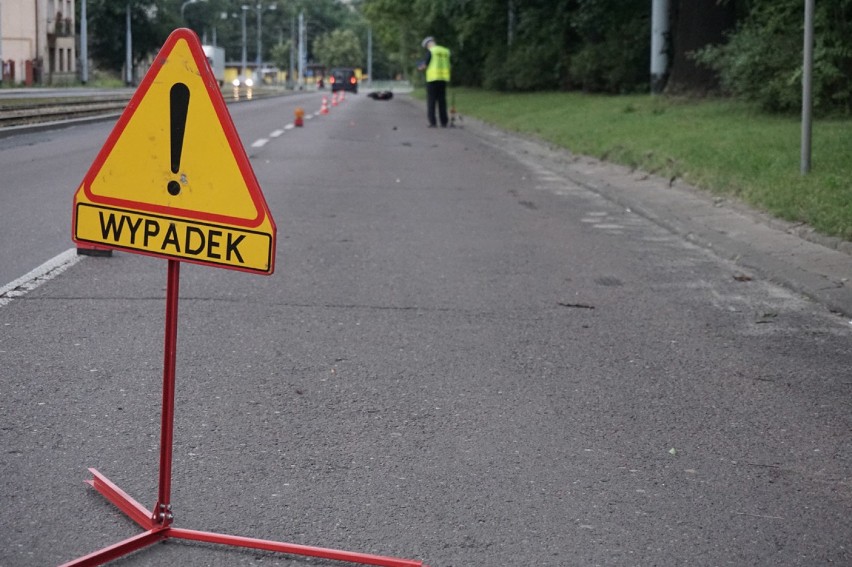 Wypadek na Pabianickiej. Dwie osoby ciężko ranne [ZDJĘCIA, FILM]