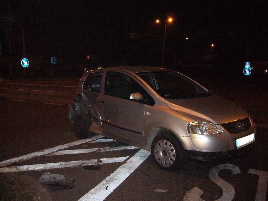 Wypadek na wiślance w Żorach: Volkswagen uderzył w pojazd...