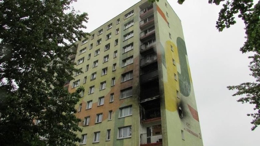 Po pożarze przy ul. Starzyńskiego w Koszalinie - trwa akcja pomocy. Kiedy lokatorzy wrócą do mieszkań? 