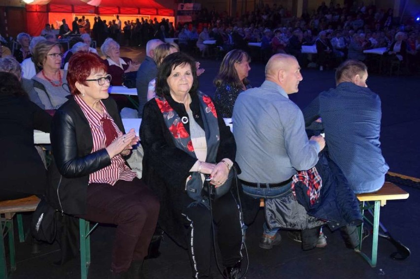  Wągrowiec Fest 2019. Tłumy w hali OSiR bawiły się między innymi przy muzyce Krzysztofa Koniarka [ZDJĘCIA CZĘŚĆ 1]