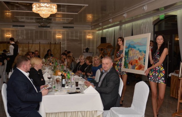 W czasie aukcji charytatywnej w „Dworze Anna” zebrano 44 tys. zł. Przed nami spektakl z udziałem lubelskich VIP-ów. Także charytatywny.