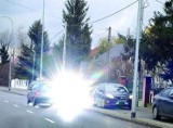 Lampy błyskowe w radiowozach oślepiają kierowców