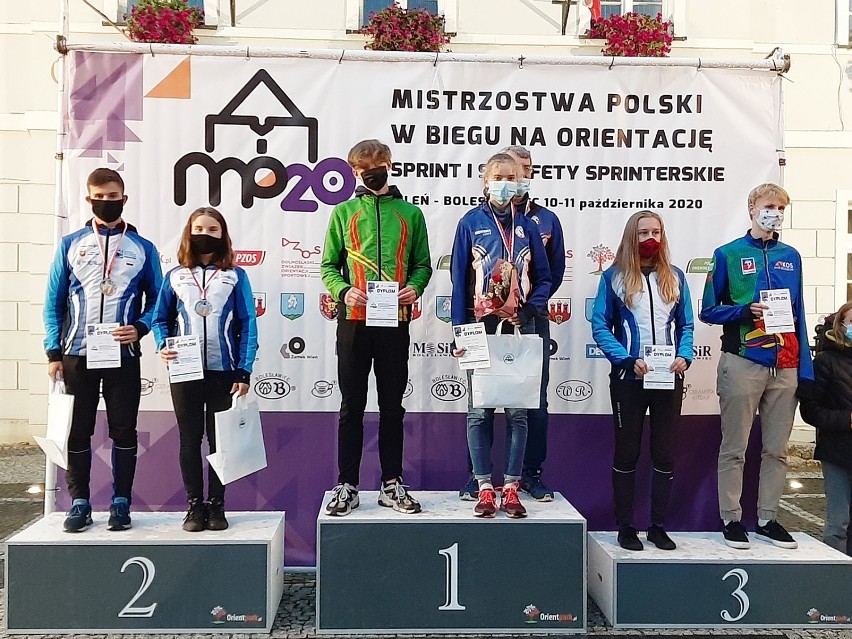 Na podium w rywalizacji juniorów młodszych i juniorek...